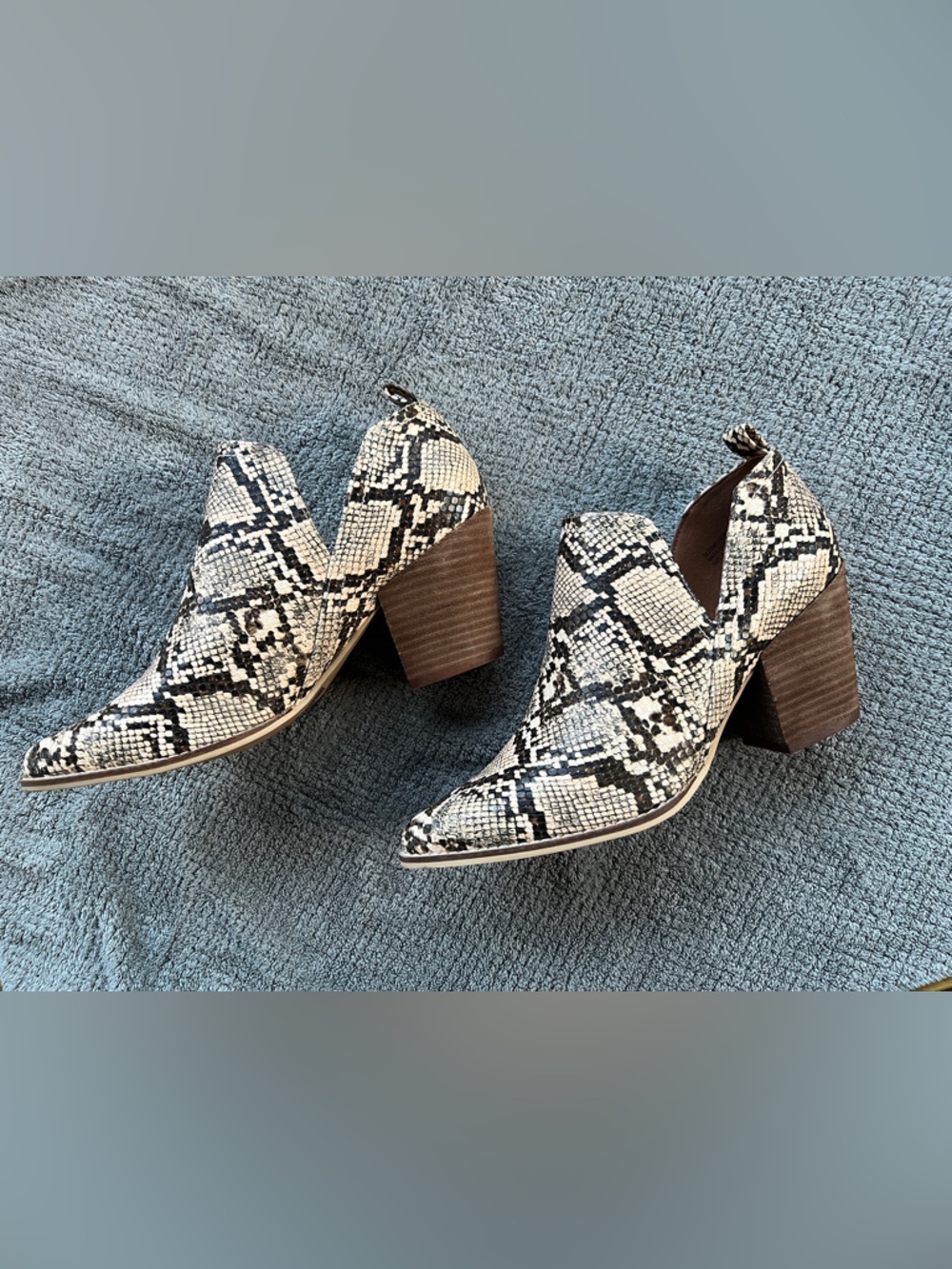 BEAST FASHION SNAKE PYTHON PRINT BOOTS NEW 8.5 - Picture 3 of 6